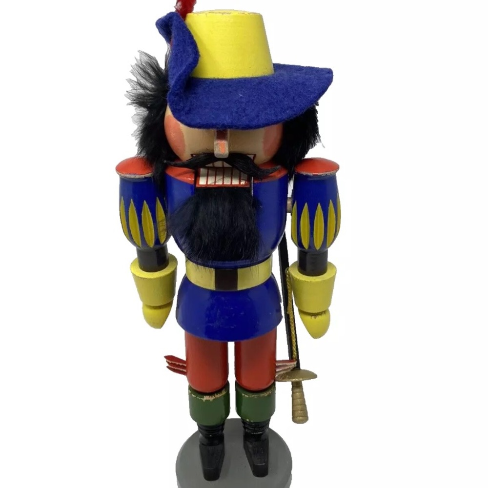 VTG ERZGEBIRGE GERMANY HAND CRAFTED WOODEN LARGE 13" MUSKETEER NUTCRACKER